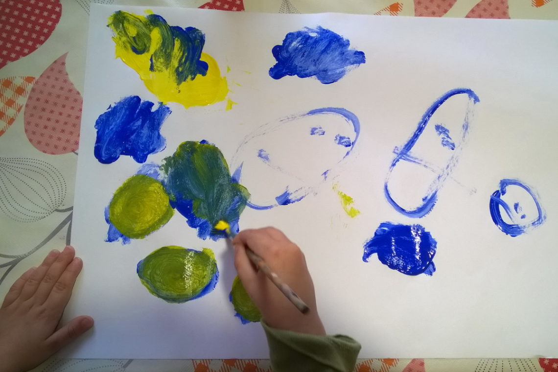 Piccolo Giallo e Piccolo Blu, amicizia a colori - La Luna di Carta -  Homeschooling e didattica creativa