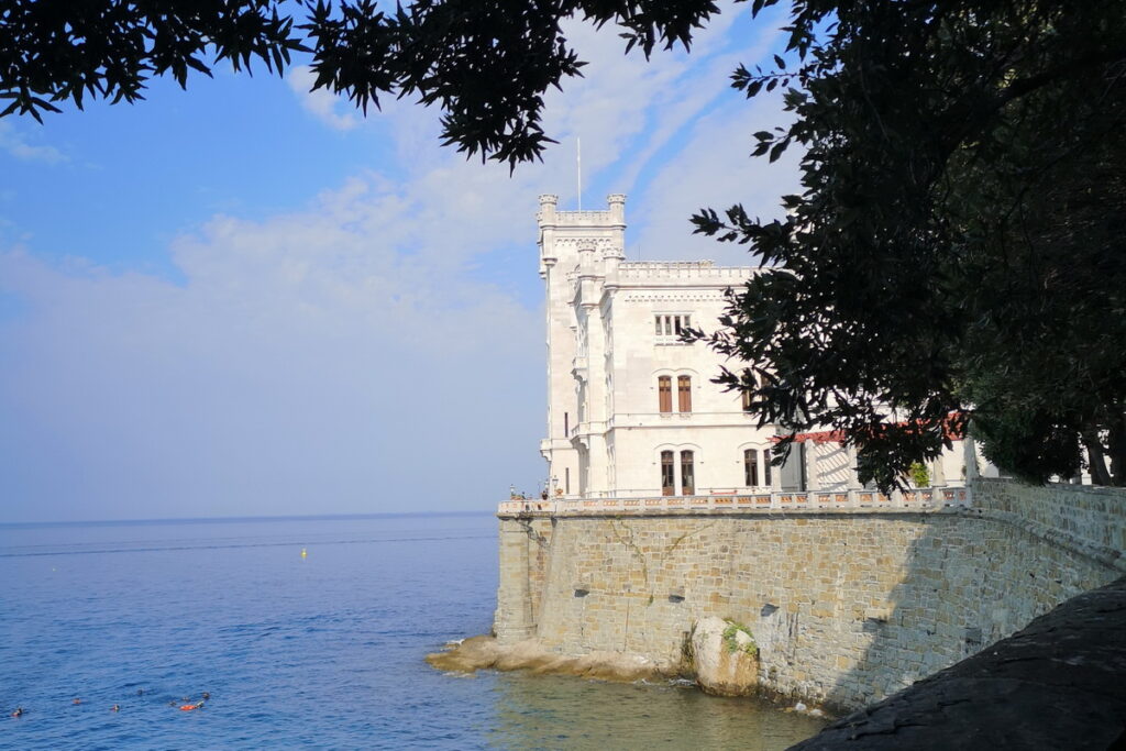 Il castello di Miramare a Trieste